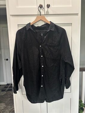 aerie Black Button-Down Women's Shirt